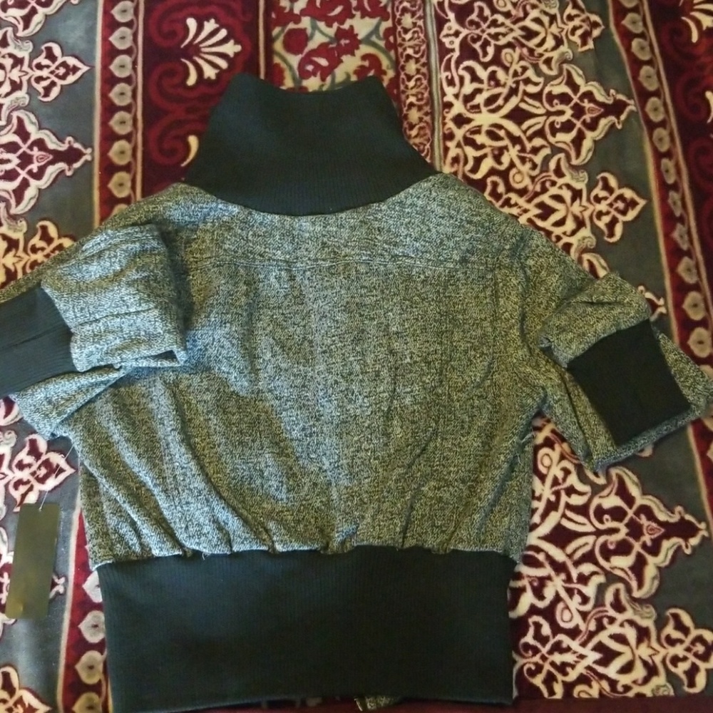 Clothes - Picture 2 of 6